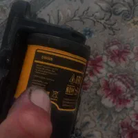 تراز لیزری دیوالت نور قرمز اصل