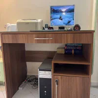 میز تحریر و کامپیوتر با کشو و کمد