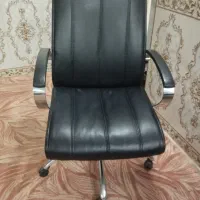 صندلی اداری تمیز