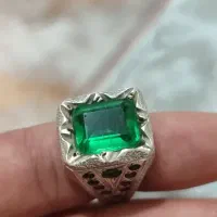 زمرد ۱۲ قیراطی پنجشیر نیست در جهان بسیار کلکسیونی