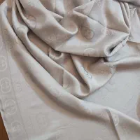 روسری طرح گوچی ، نو ، رنگبندی کامل ، ۳۰۰ تومان