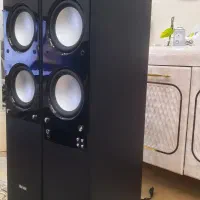 باند اسپیکر ایستاده