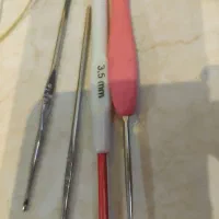 نخ رافیای تابیده نشده و ۶ عدد قلاب|لوازم خیاطی و بافتنی|تهران, شارق|دیوار