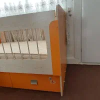 تخت خواب کودک به همراه تشک و  ویترین|تخت و سرویس خواب|کنارک, |دیوار