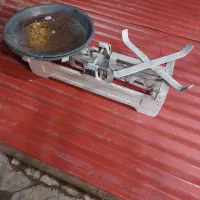 ترازوی قدیمی ۳۰ کیلویی
