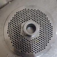 پنجره چرخ گوشت ۴۲|ظروف پخت‌وپز|قم, آذر (نکویی)|دیوار