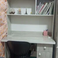 صندلی ومیز تحریر