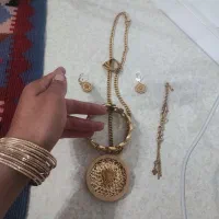 گردنبند دستبند وطلاهای شیک وبروز فقط۲درصد