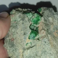 سنگ معدنی گارنت سبز دمانتویید بلور سالم|جواهرات|کرج, شهرک جهان‌نما|دیوار