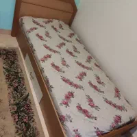 دوتا تخت یکنفره با تشک خوشخواب
