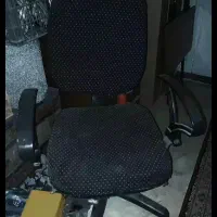 صندلی چرخدار و استند ناخن کاری