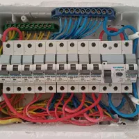 برقکار/برق کشی ساختمان/خرده کاری برق/رفع اتصالی/
