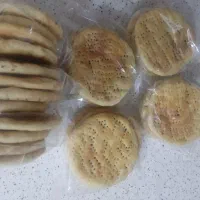 نان خرمایی خانگی بسته 4عددی مناسب وویژه