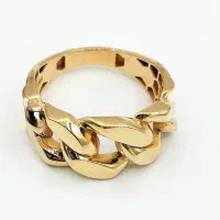 انگشتر طلا پیدا کردم تورابخدا الکی مزاحم نشین