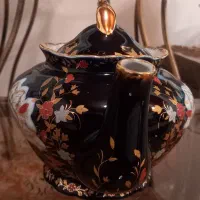 قوری سرمه ای لاجوردی طلاکوب|قوری، کتری، قهوهساز دستی|تالش, هشتپر|دیوار