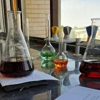 لیسانس شیمـ.ـی دارم جـ.ـویا کـ.ـار