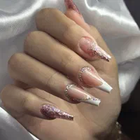 آموزش کاشت ناخن خدمات ناخن تضمینی بامدرک فنی وقسطی|خدمات آموزشی|قم, زنبیل آباد|دیوار