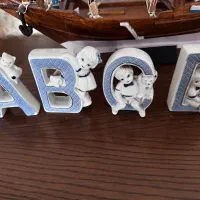 مجسمه چینی تایوانی قدیمی حروف انگلیسی ABCD