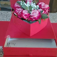 سلام باکس گل شیک برا روز زن