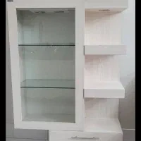 ویترین کاملا تمییز و درحد نو
