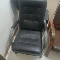 تعدادی صندلی درحدنو