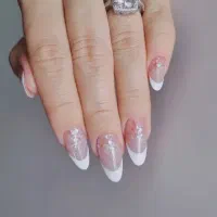 کاشت ناخن در خانه