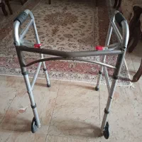 واکر چرخدار