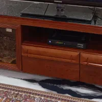 تلویزیون و میز