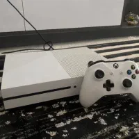 کنسول Xbox one s دو دسته