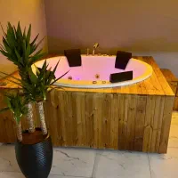 کارخانه تولید جکوزی های چند نفره برای فضای باز