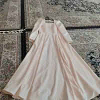 دوعدد لباس،عروس به فوروش میرسد