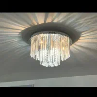 دو عدد لوستر همراه با ۲دیوار کوب تکی و یکجا