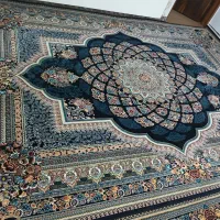 دو جفت قالی ۹ متری در حد با ۶ عدد پشتی سالم در حد
