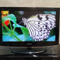 تلویزیون ۳۲ اینچ LCD سامسونگ|تلویزیون و پروژکتور|ساوه, |دیوار