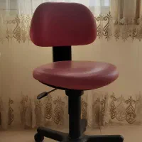 صندلی چرخ دار چرم