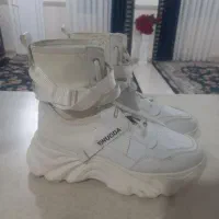 بوت اسپرت سفید.معاوضه ای