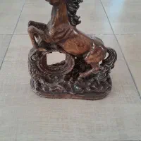 مجسمه اسب نو جای عکس هم داره