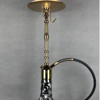 نیرو قیلیان زن برا کافه