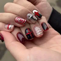 نیاز به مدل با ناخن های سالم برای کاشت فقط ۵ انگشت