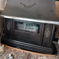 یک دست مبل هفت نفره و یک عدد بخاری قیمت توافقی