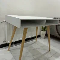 میز تحریر چوبی کاملاً سالم و نو