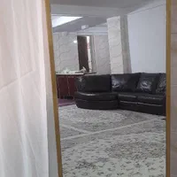 یک عدد آینه قدی به فروش میرسد