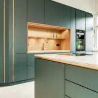 ساخت کابینت درب چوبی تعمیردرب تعمیرکابینت طبقه بند|خدمات پیشه و مهارت|صدرا-فارس, فاز ۱|دیوار