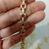 گوشواره و دستبند