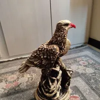 مجسمه عقاب