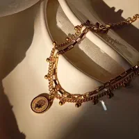 گوشواره و دستبند