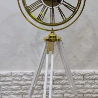 ساعت ایستاده