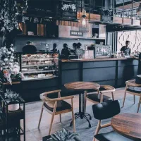 مغازه ایرانشهرپارک هنرمندان وبرنجات الهی۱۲۰و۹۰متر