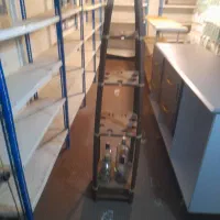 بار چوبی ایستاده جنس خوب و محکم|بوفه، ویترین، کنسول|تهران, شهرک غزالی|دیوار