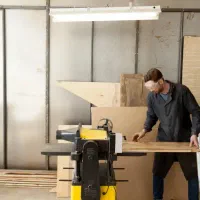 استخدام کارگر ماهر در کابینت سازی